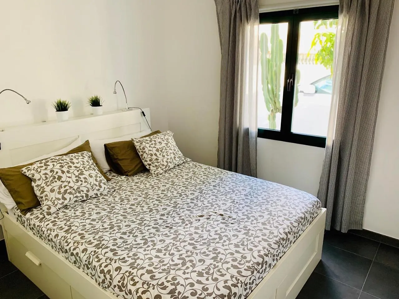 Apartamentos Zalabar Тиас 0*,