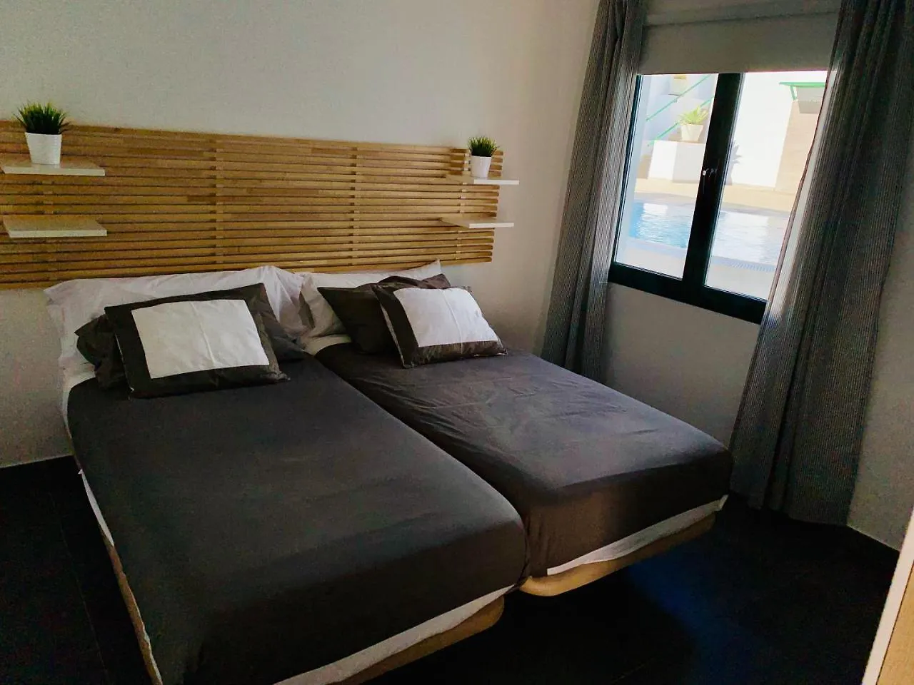 Apartamentos Zalabar Тиас 0*,  Испания